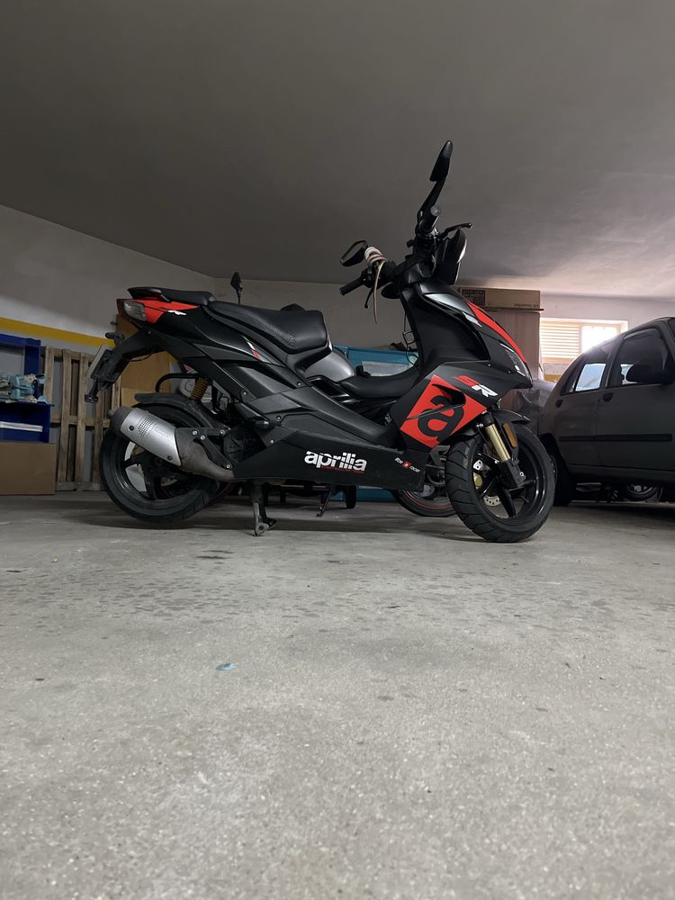 Aprilia sr 50 motard 2 tempos