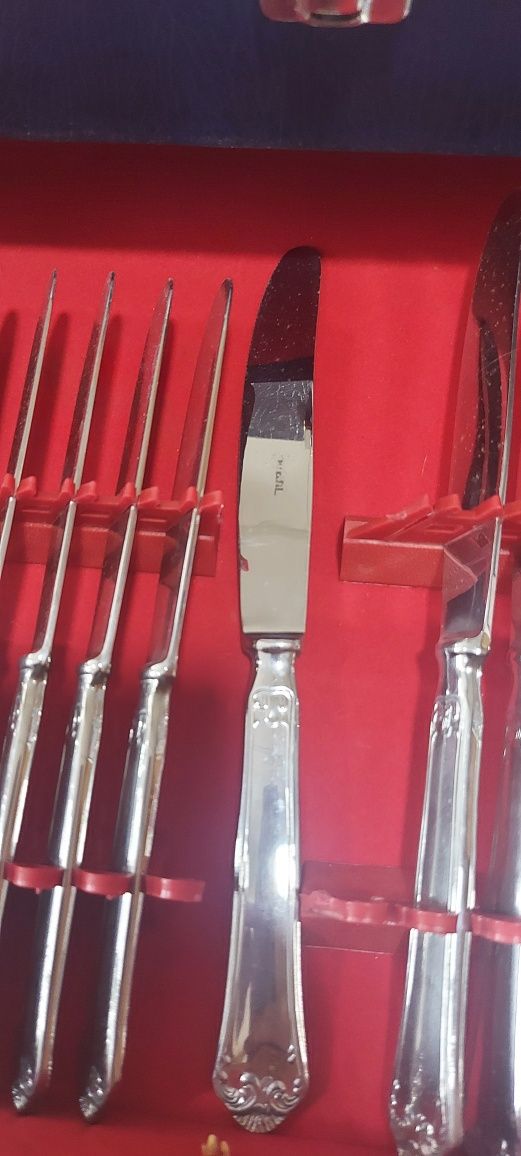 Faqueiro de 130 peças com caixa novo