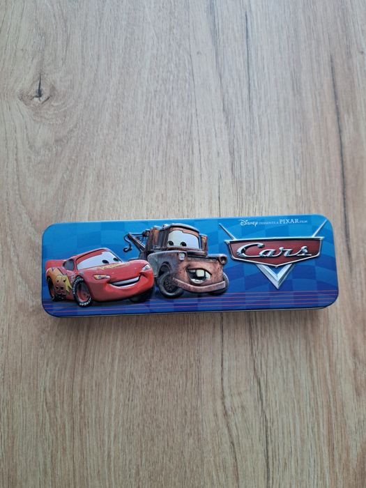 Cars Auta Disney metalowy piórnik pudełko na długopisy ołówki mazaki