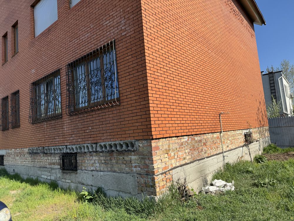 Продажа дома 472м 3эт днепр р добротная постройка недалеко от леса