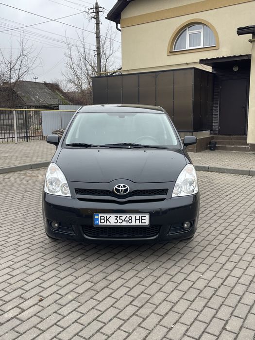 продам Toyota Corolla Verso