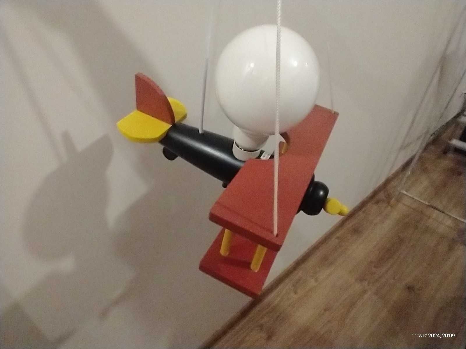 Żyrandol lampa samolot drewniany