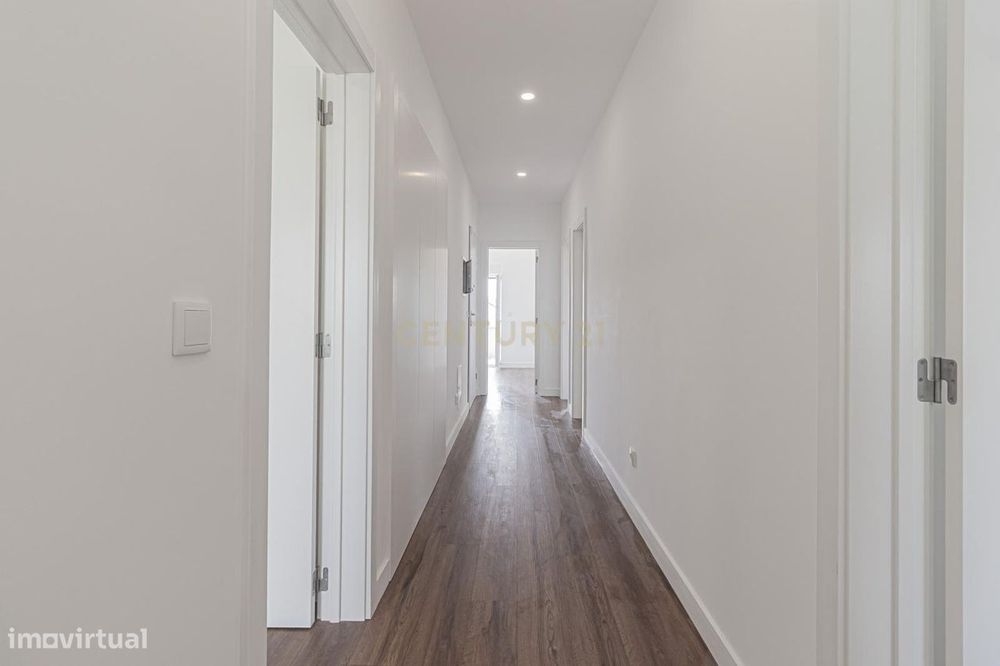 Apartamento T2 totalmente remodelado na Cruz de Pau, a 5 min. do combo