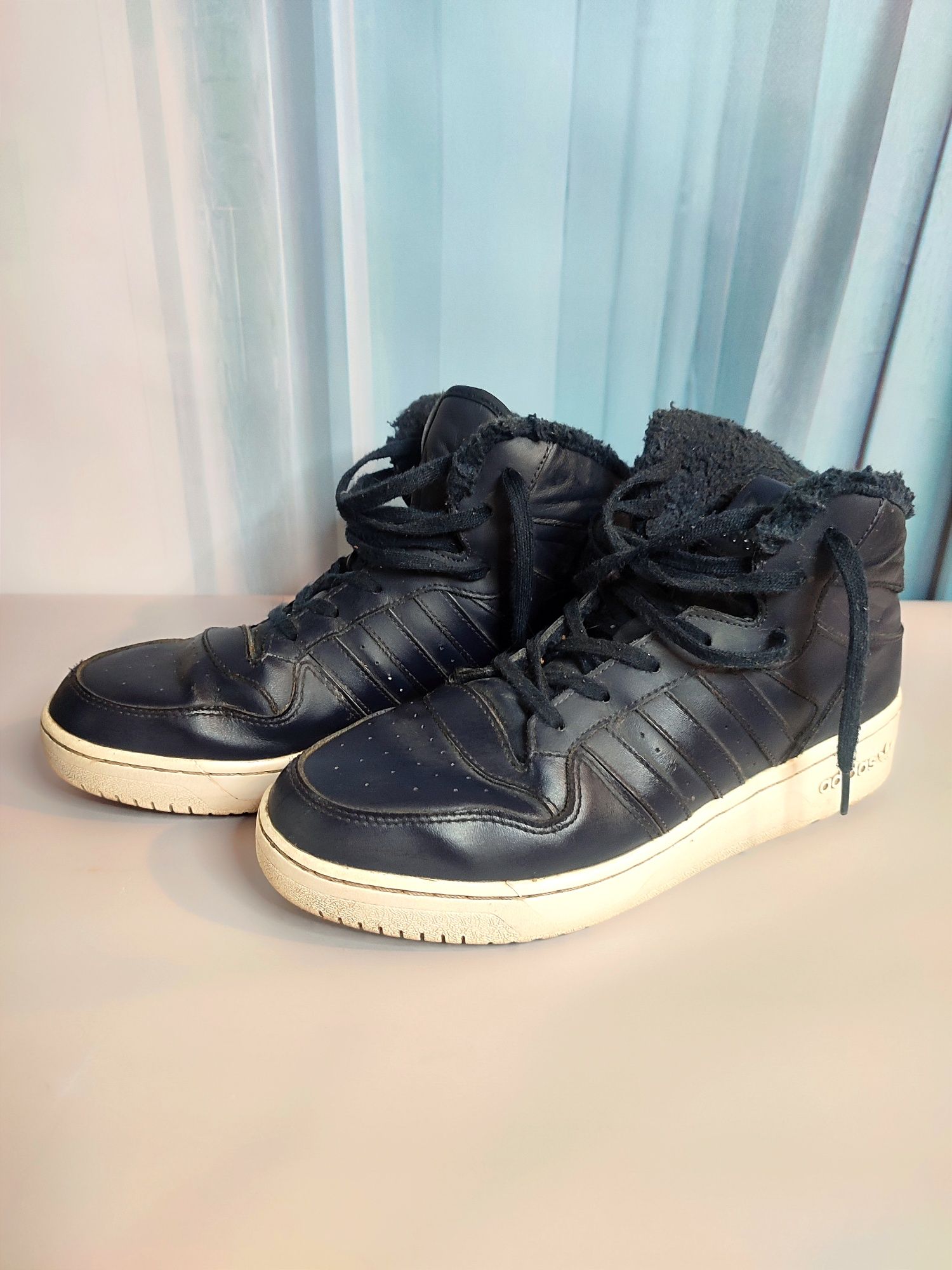 Зимові кросівки Adidas. Зимние кроссовки Adidas. Ботинки Adidas.