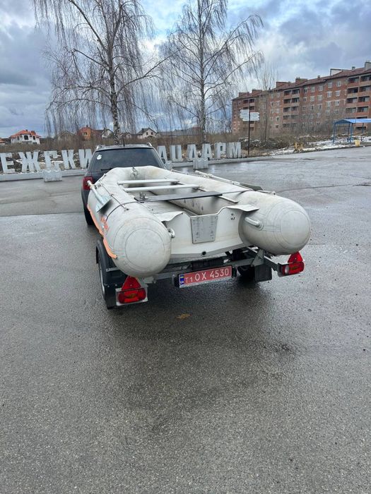 Продам човен мотор та лафет