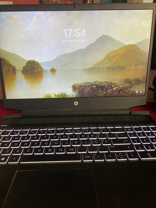 Vendo portátil HP MODERNO 400€