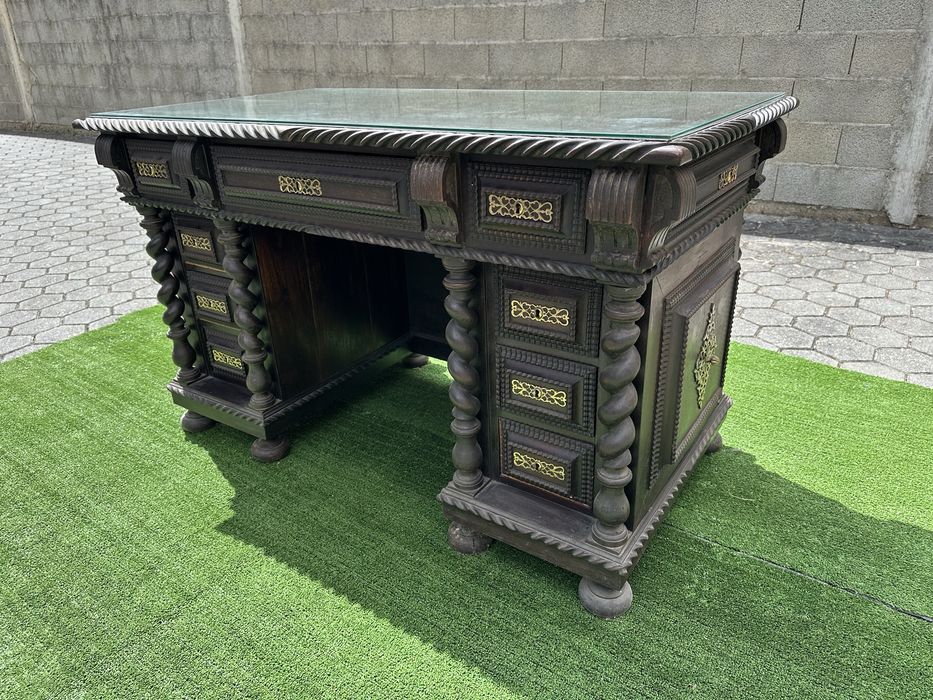 Secretária e cadeira em pau preto - torcidos e tremidos