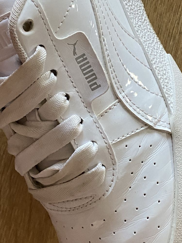 Puma 35,5 lakierowane białe adidasy