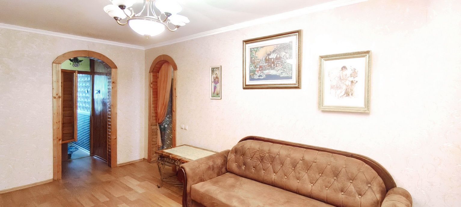Продається хороша 2-кім. квартира на 3-му поверсі в м.Калуш