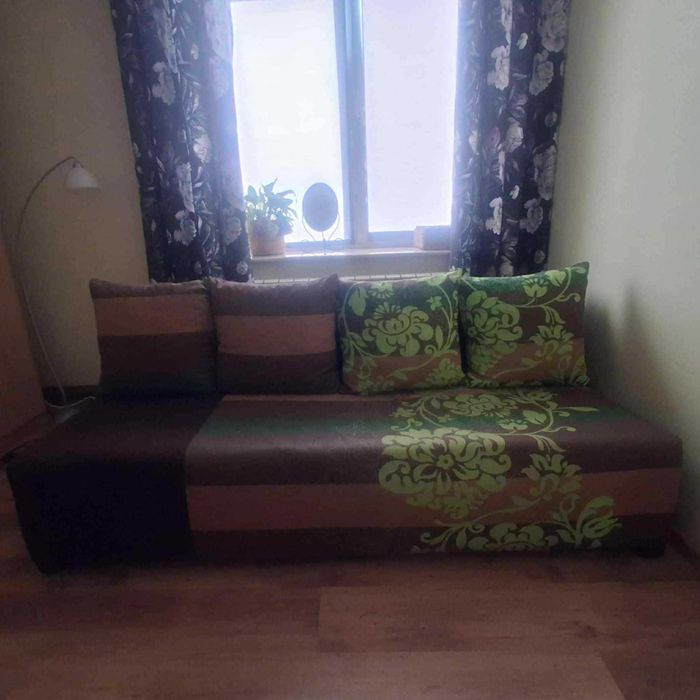 Rozkładana dwuosobowa kanapa