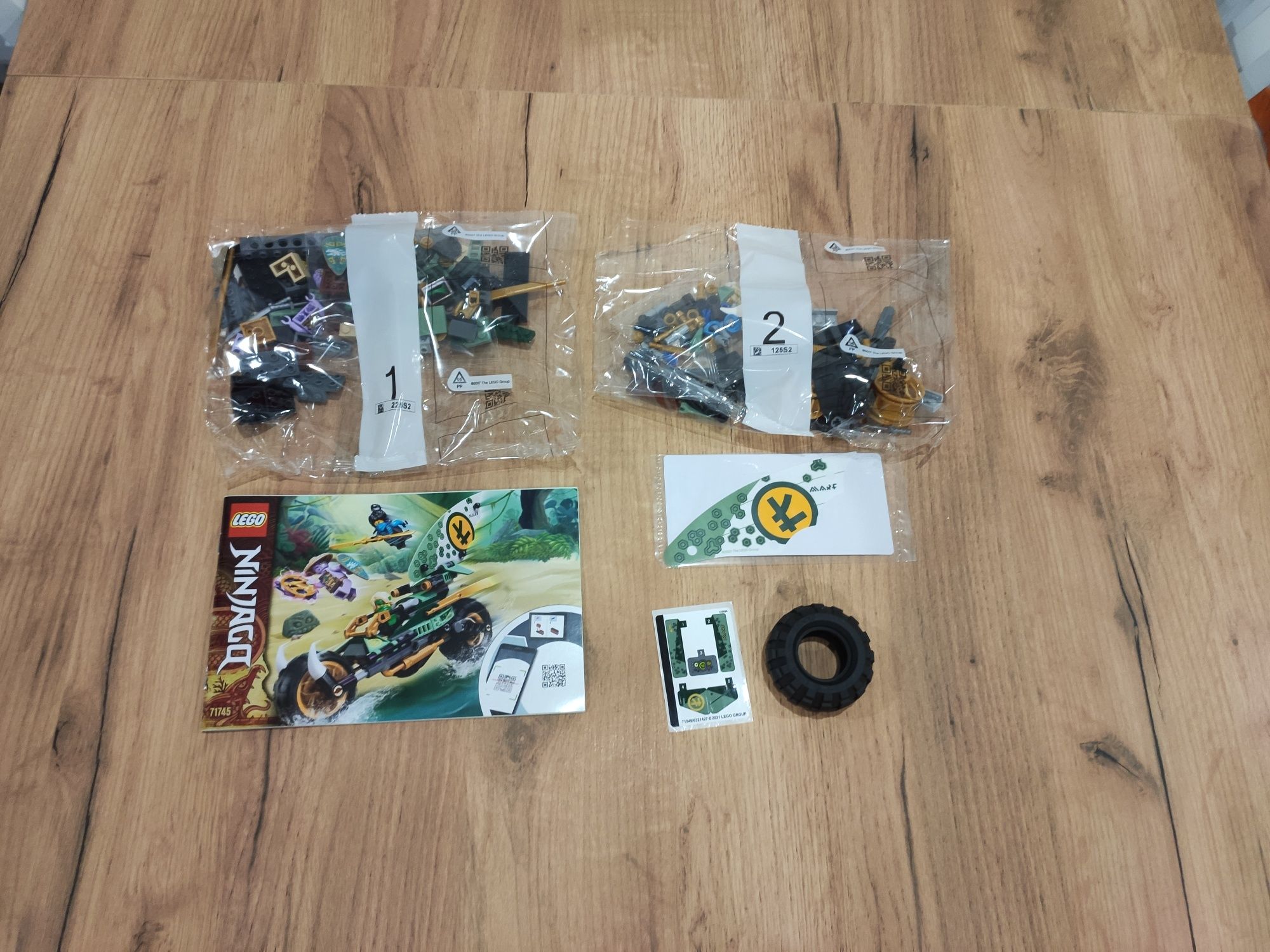 LEGO Ninjago 71745 Dżunglowy chopper Lloyda