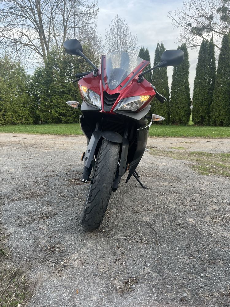 Yamaha yzf r125.