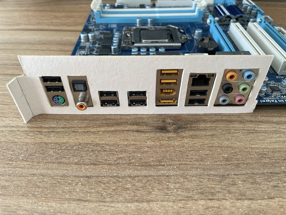 GIGABYTE GA-P55M-UD2 (LGA 1156) / XEON X3450 / DDR3 1333MHz (2x4Gb)