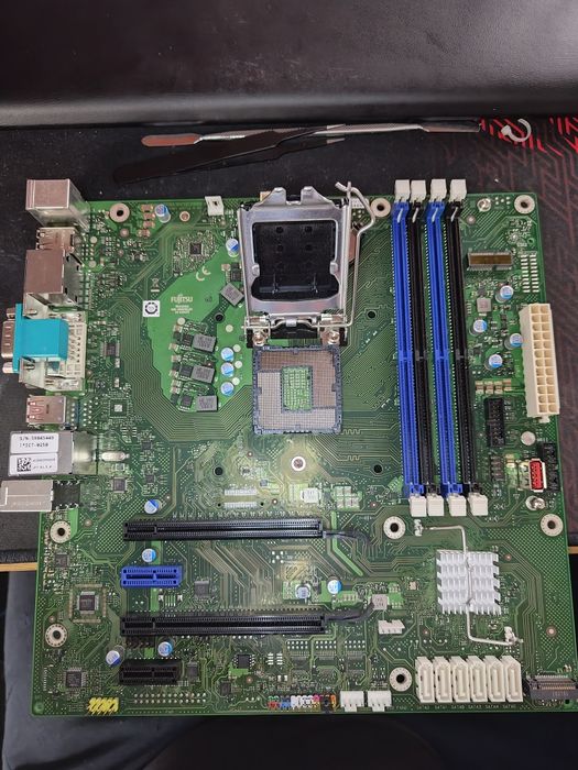 Płyta główna Fujitsu D3642-B12 sprawna | ŚWIETNA POD SERWER NAS