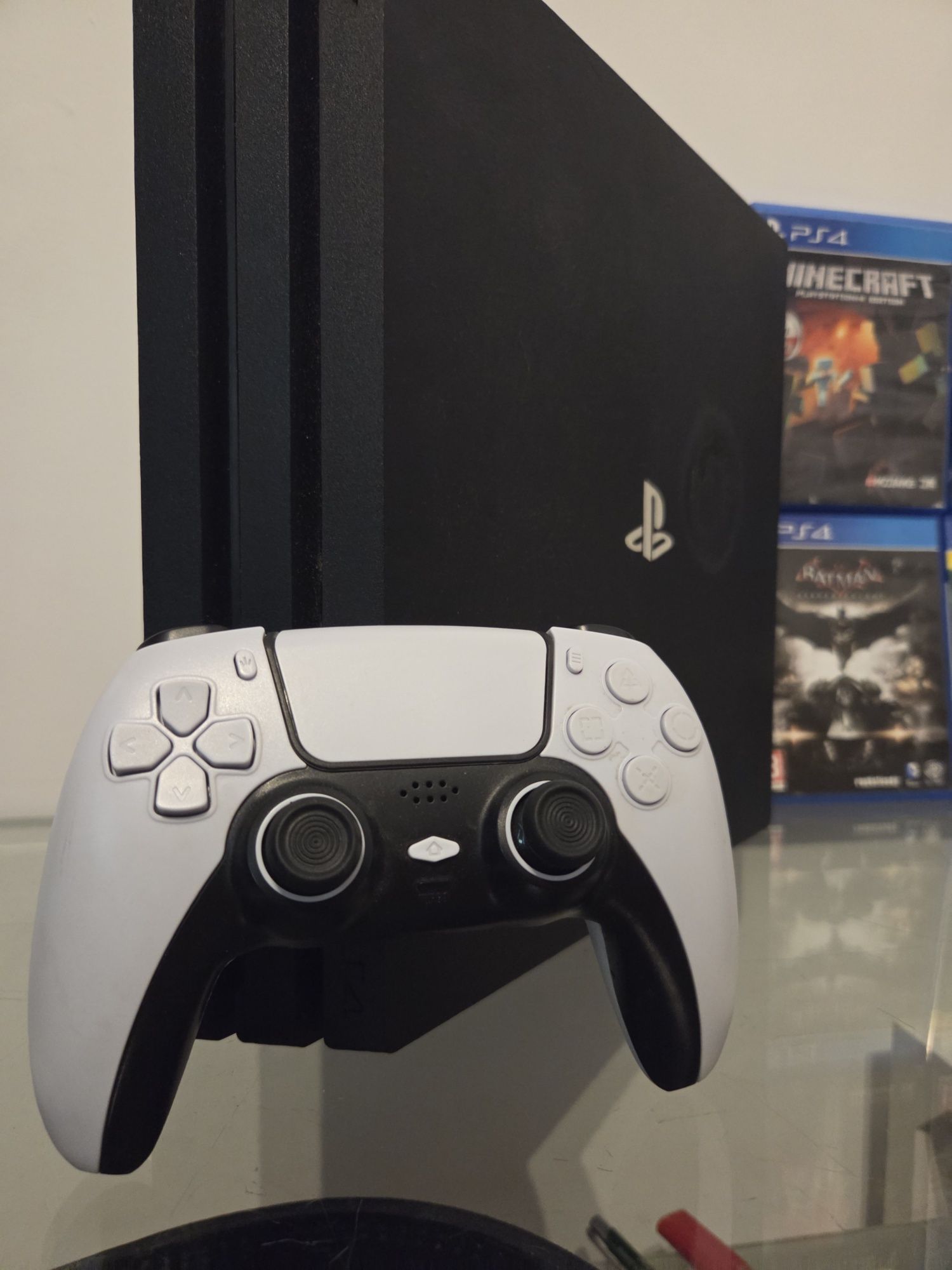 Ps4 Pro Cuh-7216B 1Tb 4K w super stanie
