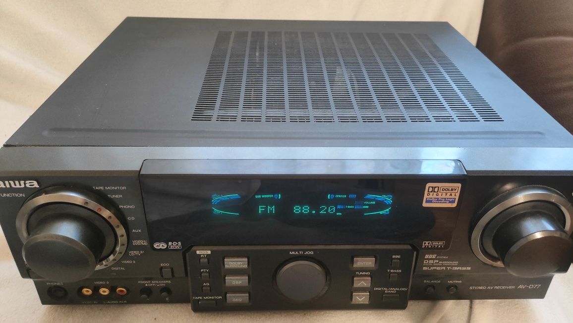 Amplituner Aiwa AV-D77