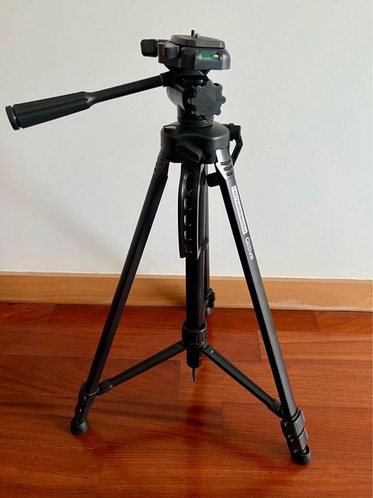 Nikon FE + Nikon 50mm f/1.8