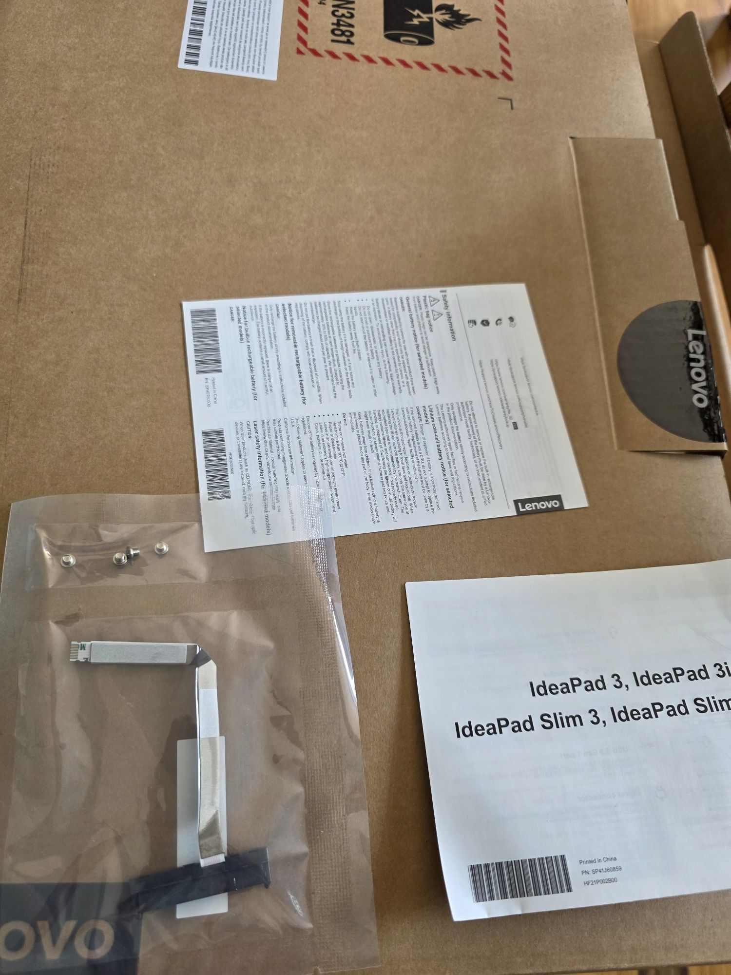 Laptop Lenovo IdeaPad 3-15 Ryzen 3 5425U/8GB/512
