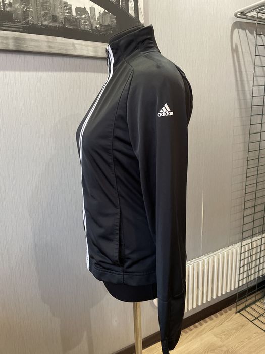 Мастерка adidas ,размер М