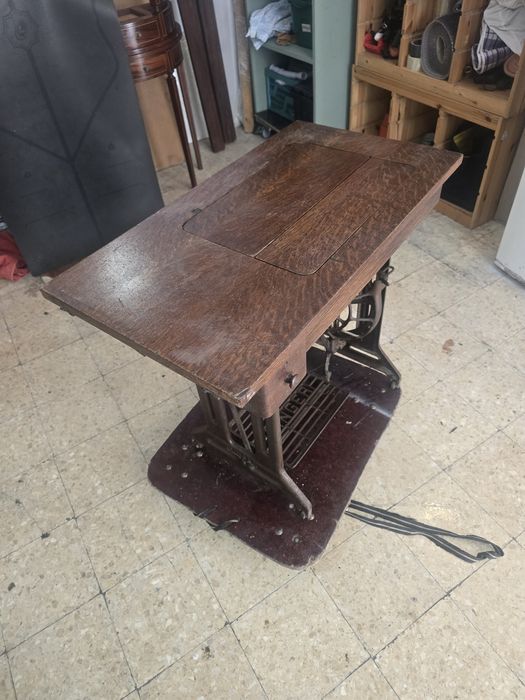 Máquina  de costura  singer