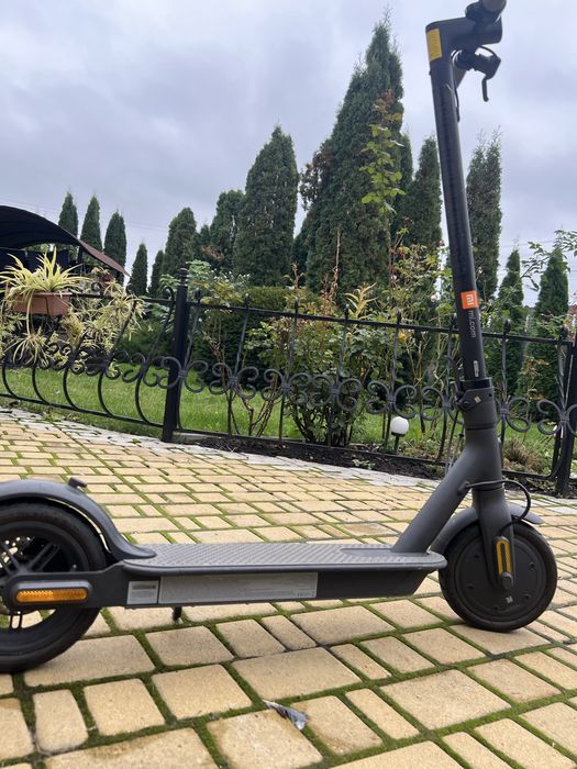 Продам два самокати xiaomi