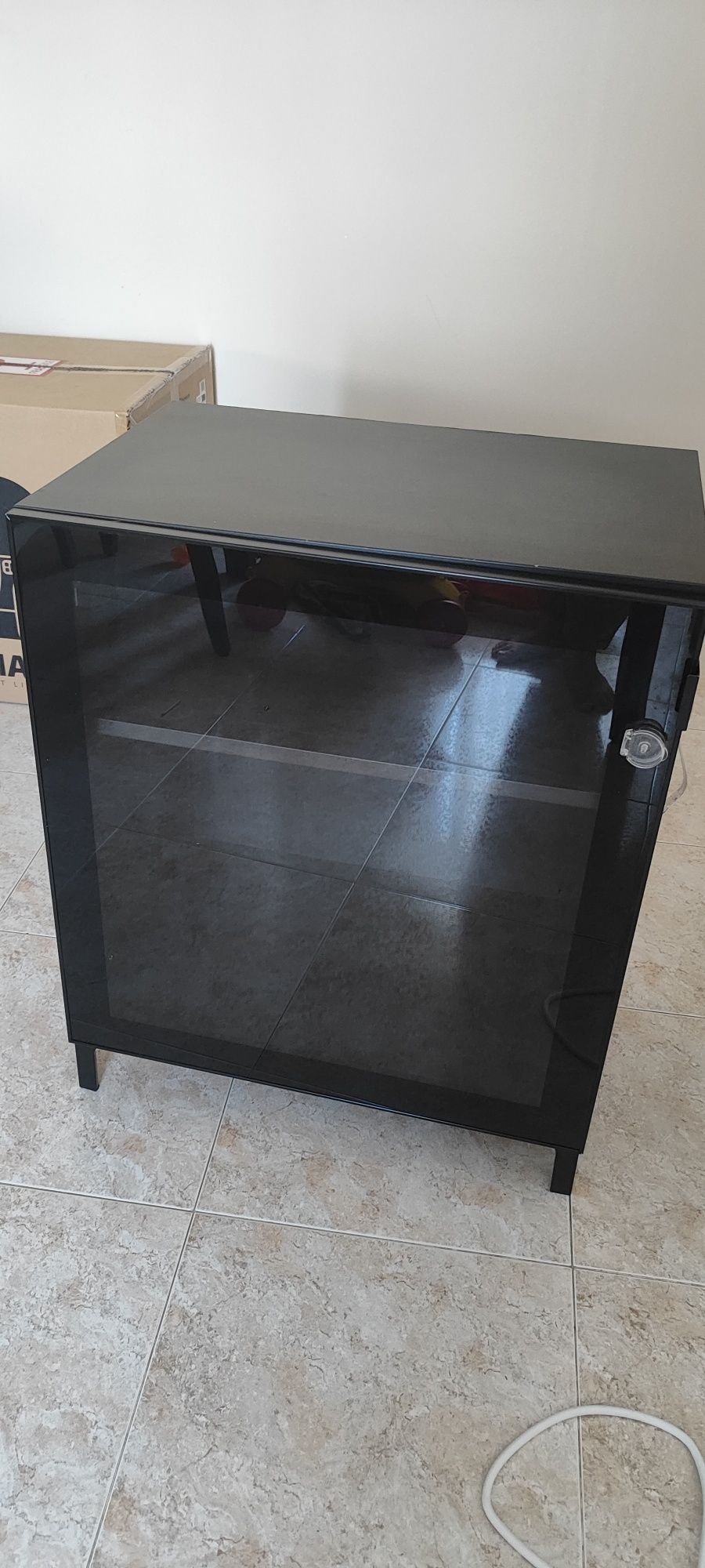 Combinação Besta com porta de vidro Glassvik