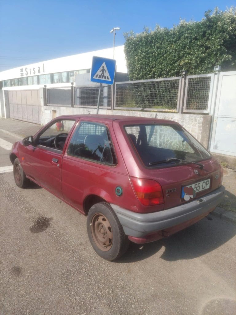 Ford fiesta 1.8D comercial aceito troca