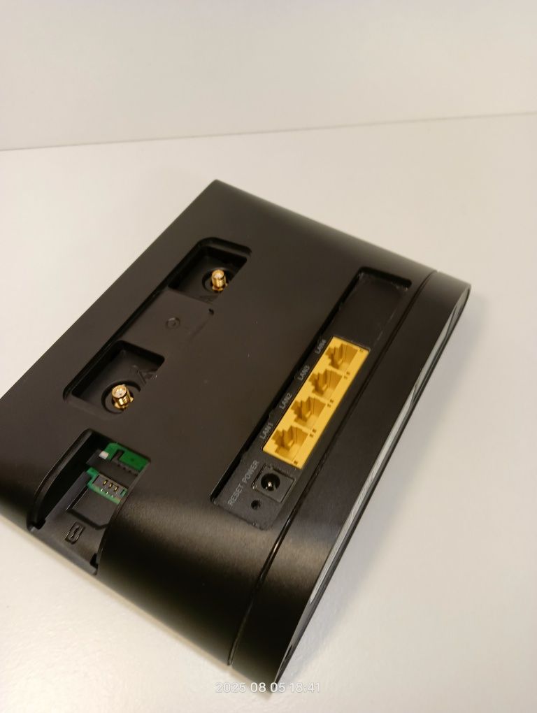 Router na kartę SIM LTE 4G WiFi internetHuawei model do komputera lapt
