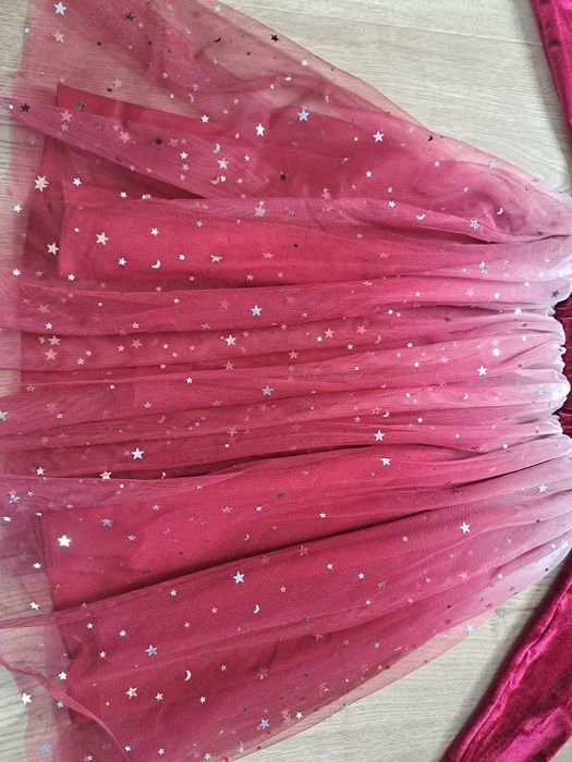 Продам плателье новогоднее на девочку 6-7лет