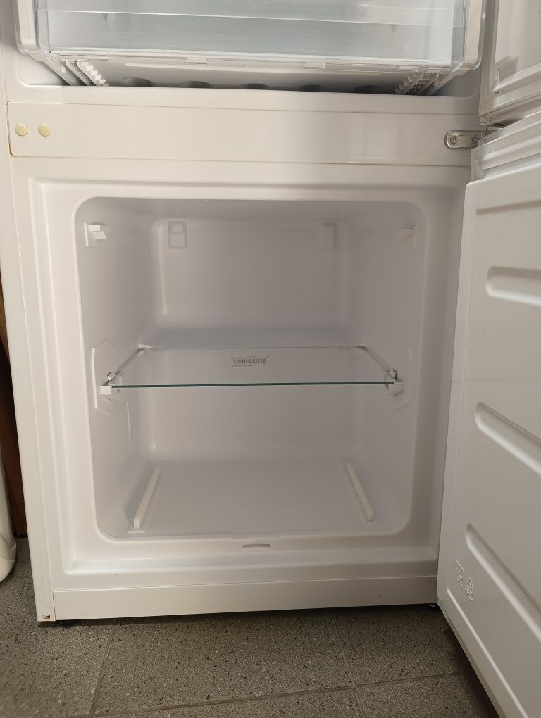 Lodówka Indesit wymiary ok 160x64x59