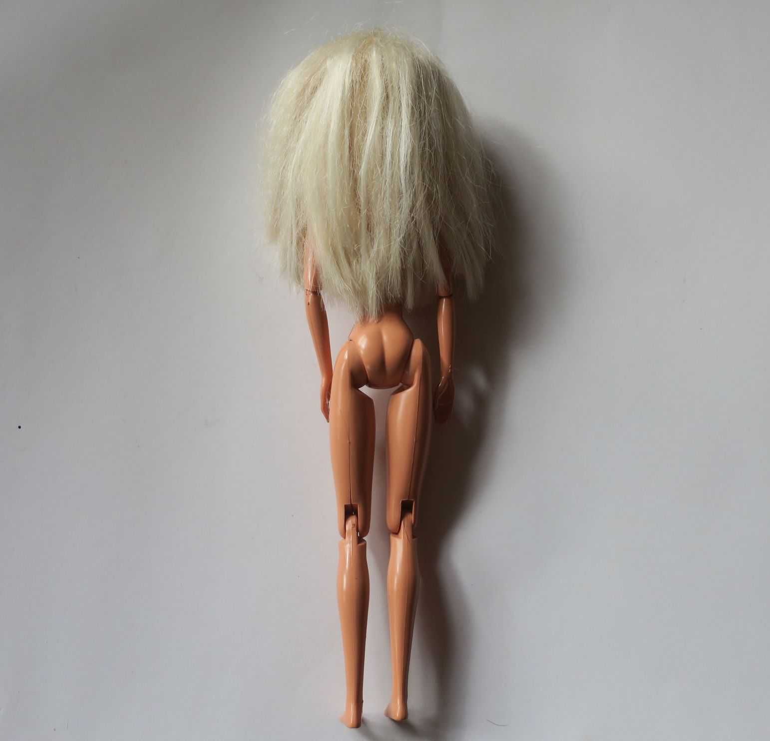 Lalka Barbie z ruchomymi stawami