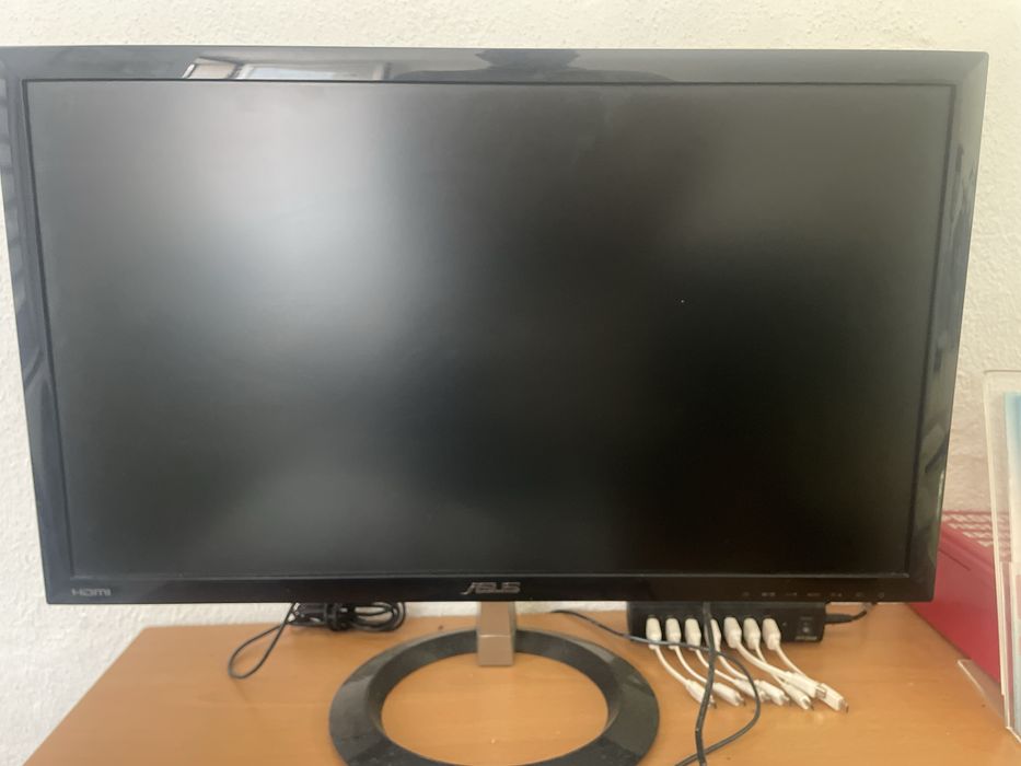 Monitor ASUS para PC 63 cm