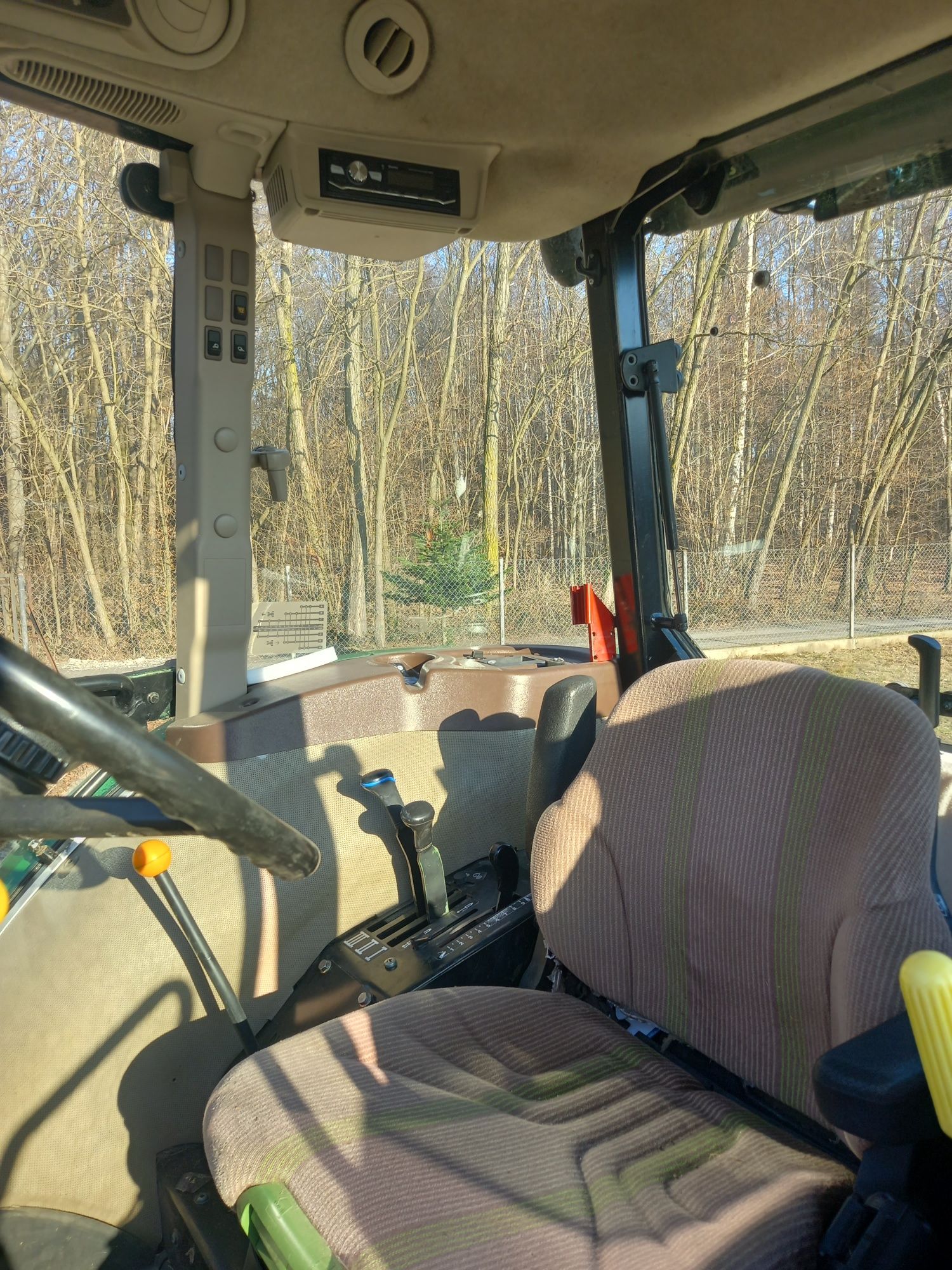 Ciągniki John Deere 6115D