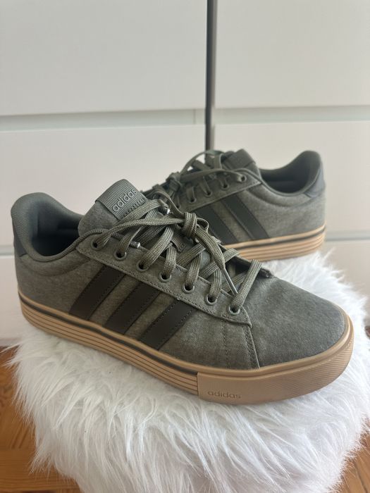 Tenis Adidas novos