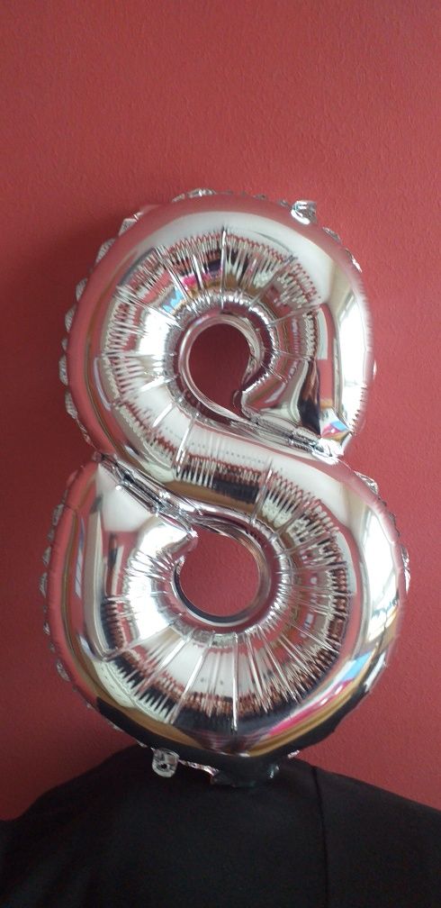 6 sz. za 20 zł., 4 i 8 cyfry balony urodzinowe + 4 świeczki do tortu