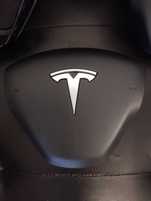 Заглушка накладка подушки  руля Airbag Tesla M3 MY