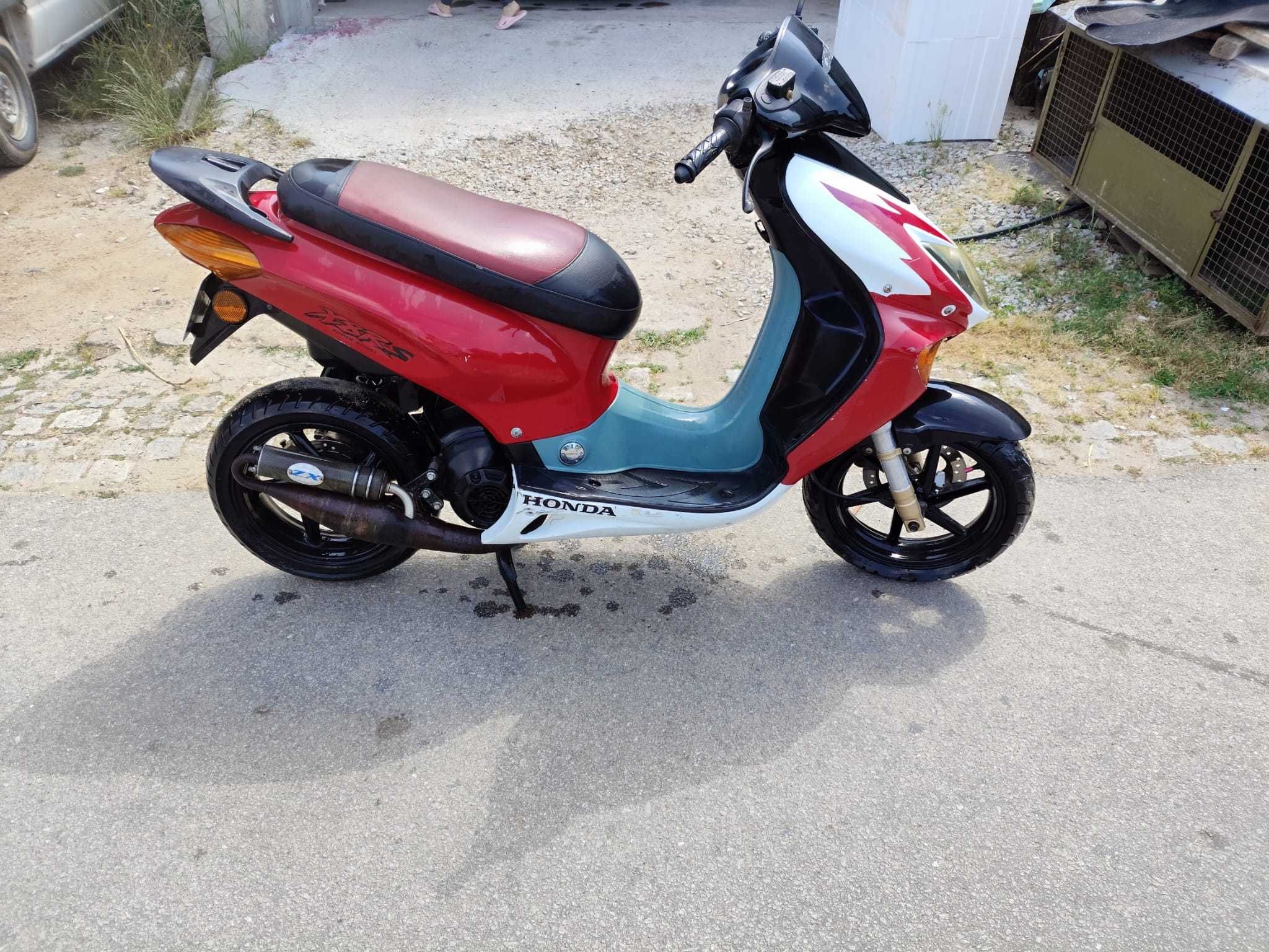 Scooter Honda X8R
