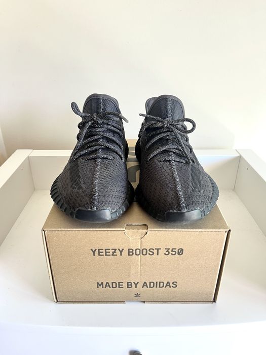 Yeezy Boost 350 Black