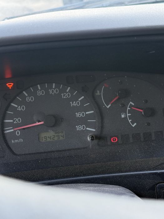 Carrinha Space Gear 8 lugares