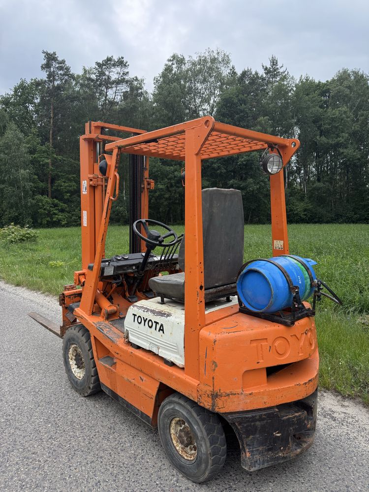 Wózek widłowy TOYOTA CARIX F 1550 SZP LPG sprowadzony z gospodarstwa