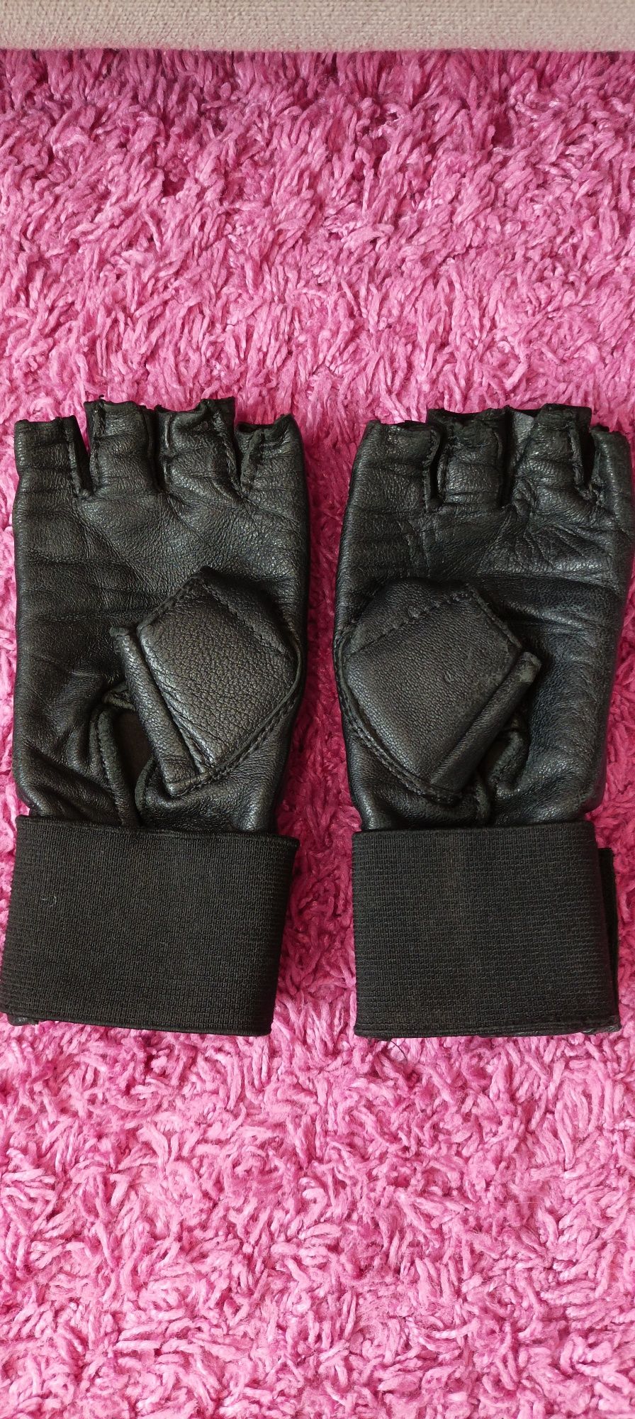 Шкіряні перчатки для карате