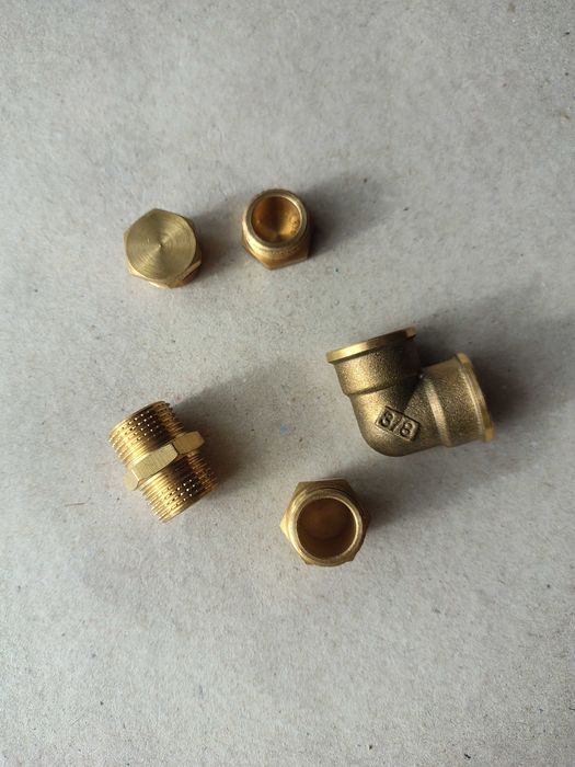 Kształtki mosiężne 3/8"  NOWE  5 szt