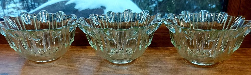 Склянки.  Кришталеві салатниці