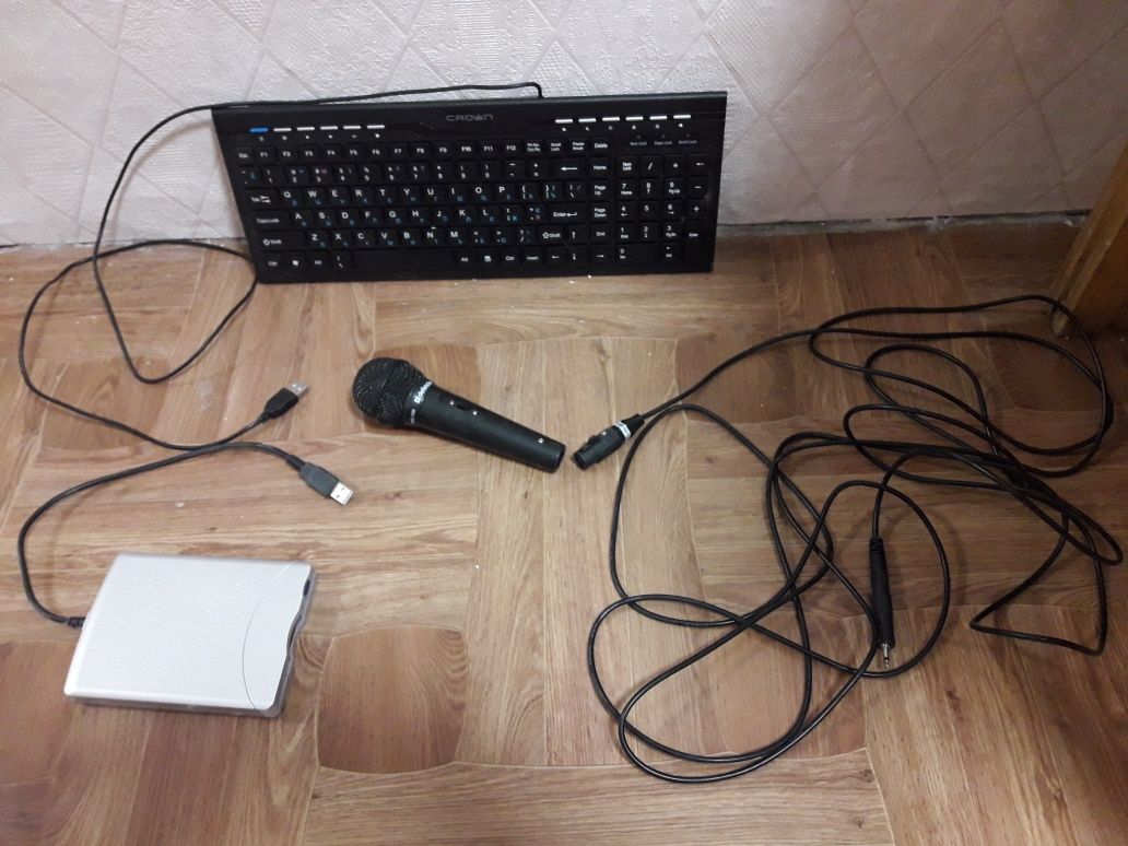 Микрофон диктофон для караоке длин шнур.Киев.м.нивки.святошин 500 метр