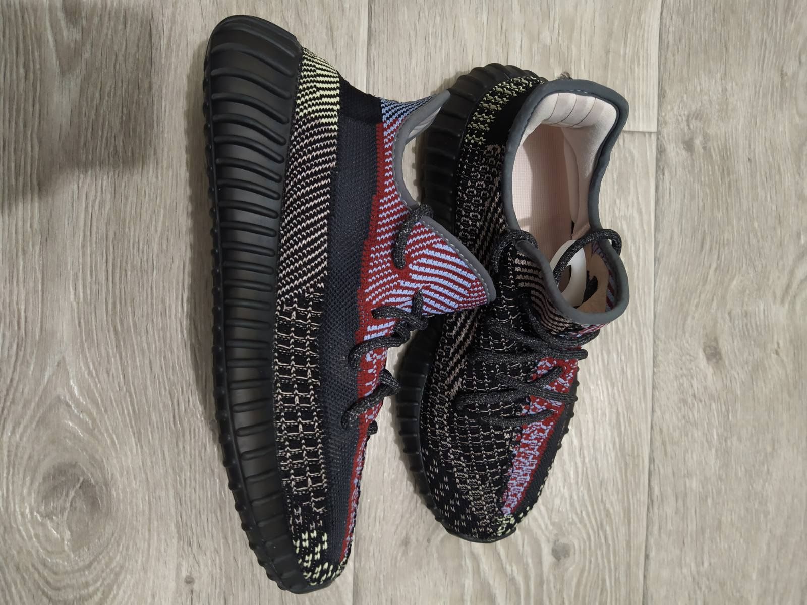 Кроссовки Adidas Yeezy Boost 350 v2