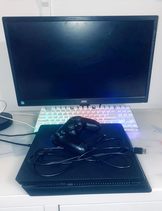 PS4 slim 500Gb, pad, monitor AOC E2270SWN, Klawiatura Gaming XTRUST