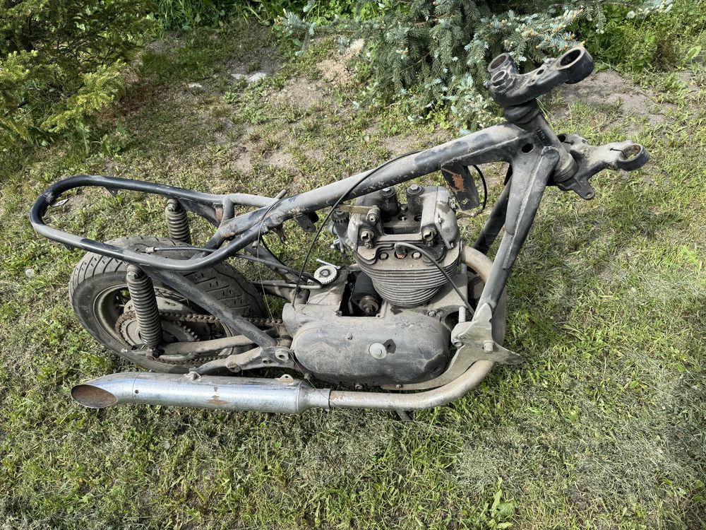 SFM Junak M10 Rama silnik