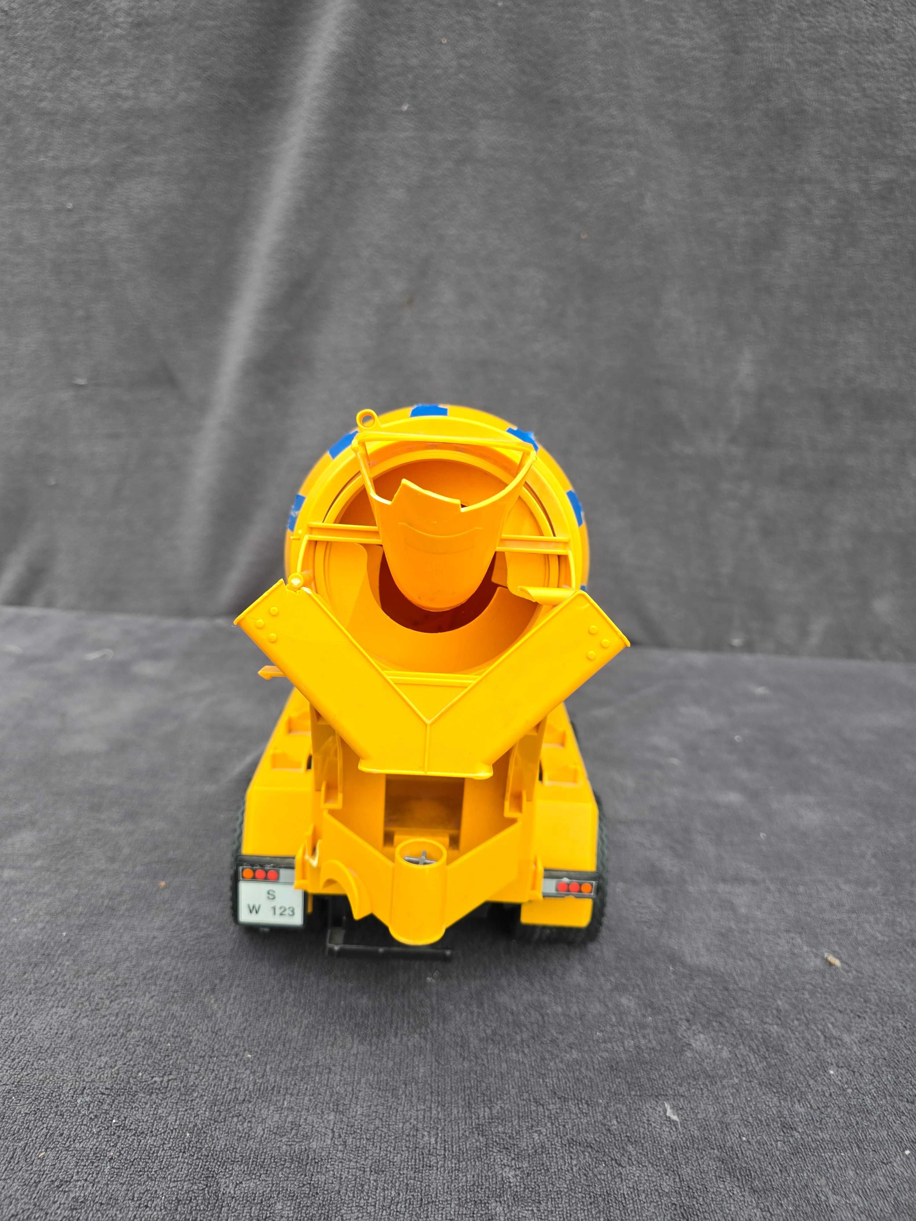 02654 Mercedes Benz Actros betoniarka