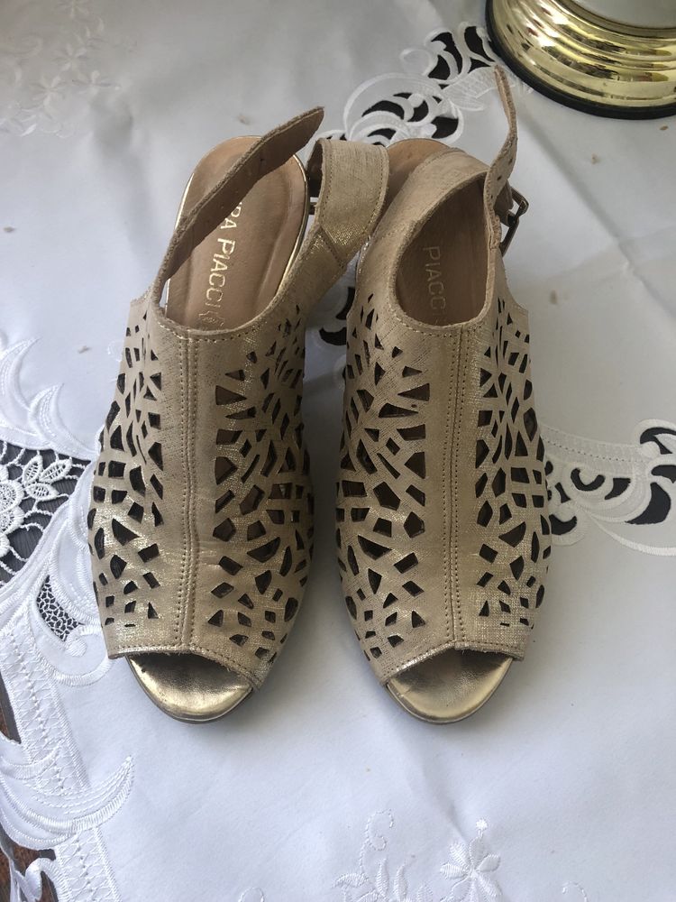 Damskie buty złote na obcasie eleganckie
