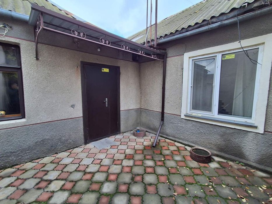 Сдаётся частный дом на Промышленном переулке. Газ, парковка, гараж